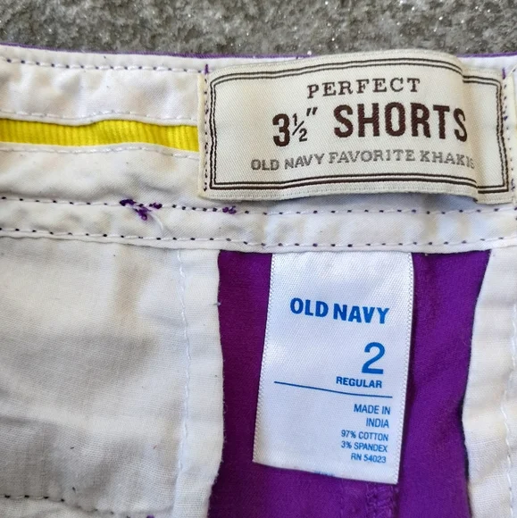 Old Navy Women Size 2 Favorite Purple Khakis Short - Picture 3 of 15